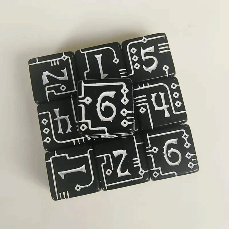 Onyx Circuit - 10pc D6 set with free dice bag